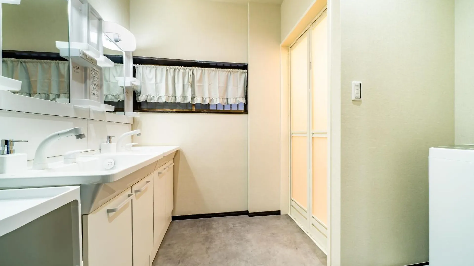 72, Nakanobu A, Entire House For Rent Tokyo 0*,